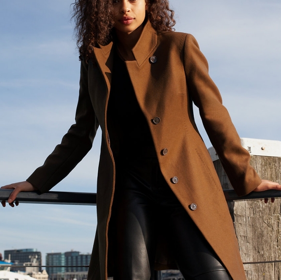 ISO Aritzia Rosewood Coat, 2020 size Medium! - Picture 2 of 3